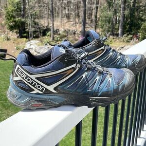 Salomon Men’s hiking sneaker